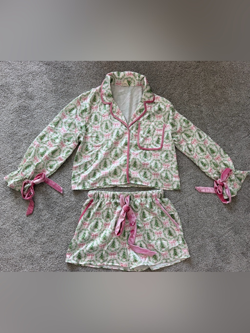 Women’s Peach Love California Pink & Green Christmas Pajama Set- Size Medium